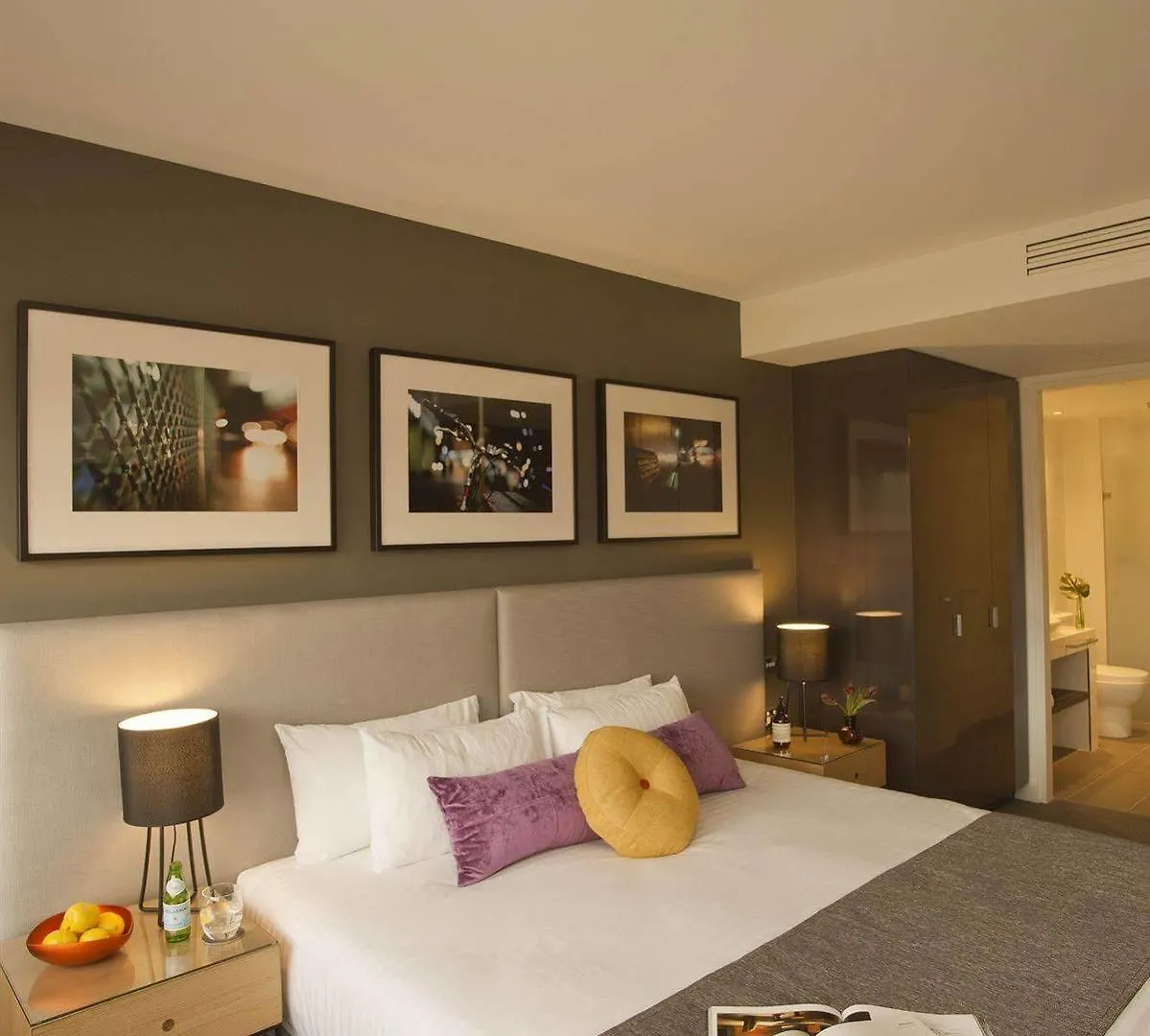 East Hotel y apartamentos Camberra