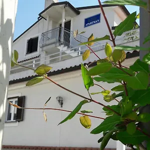 Apartment M&r 