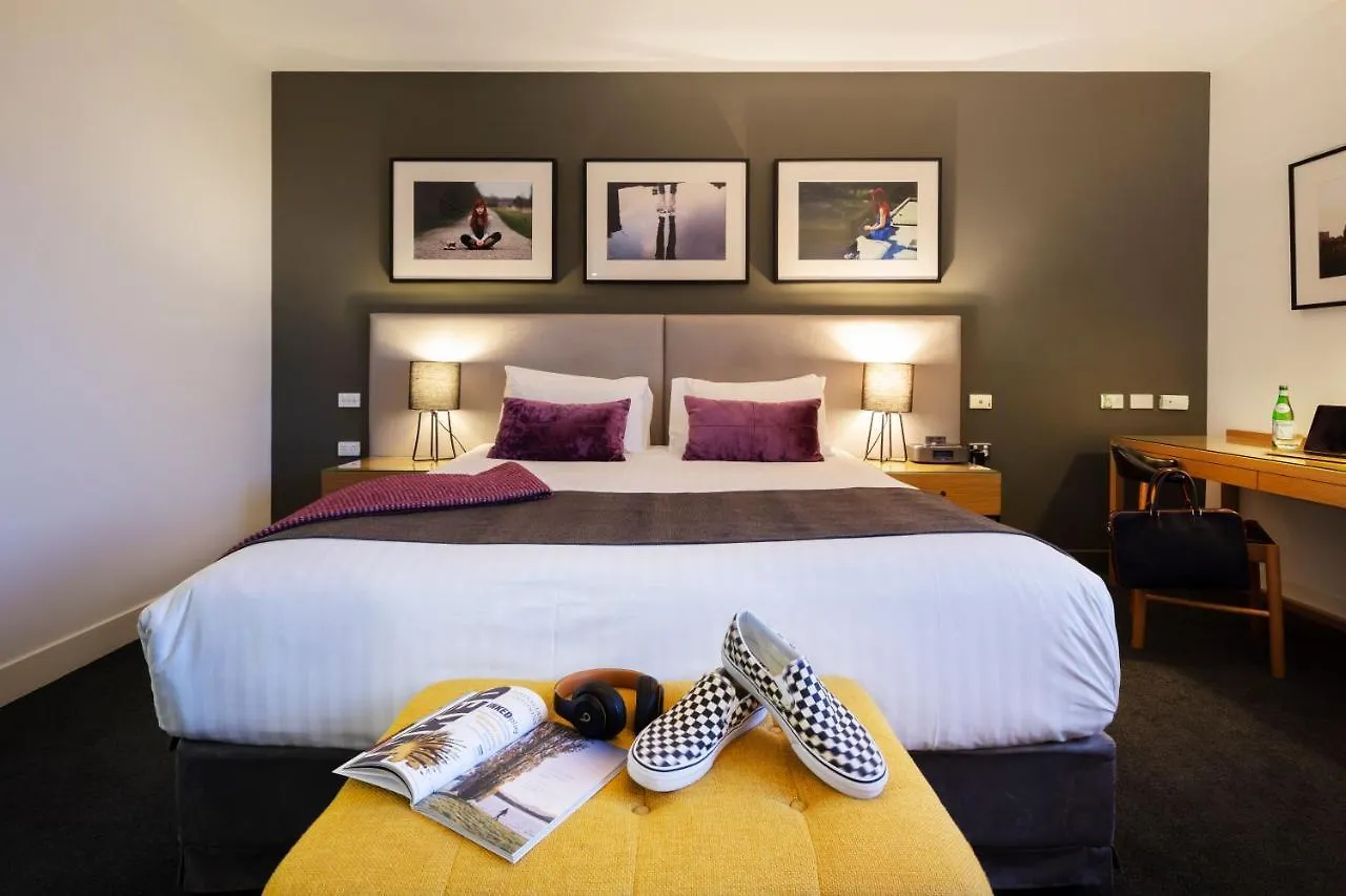 ****  East Hotel And Apartments Канберра Австралия
